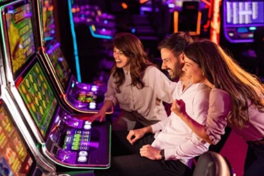 Screenshot aplikasi mobile ug300 sportsbook dan kasino online di ponsel